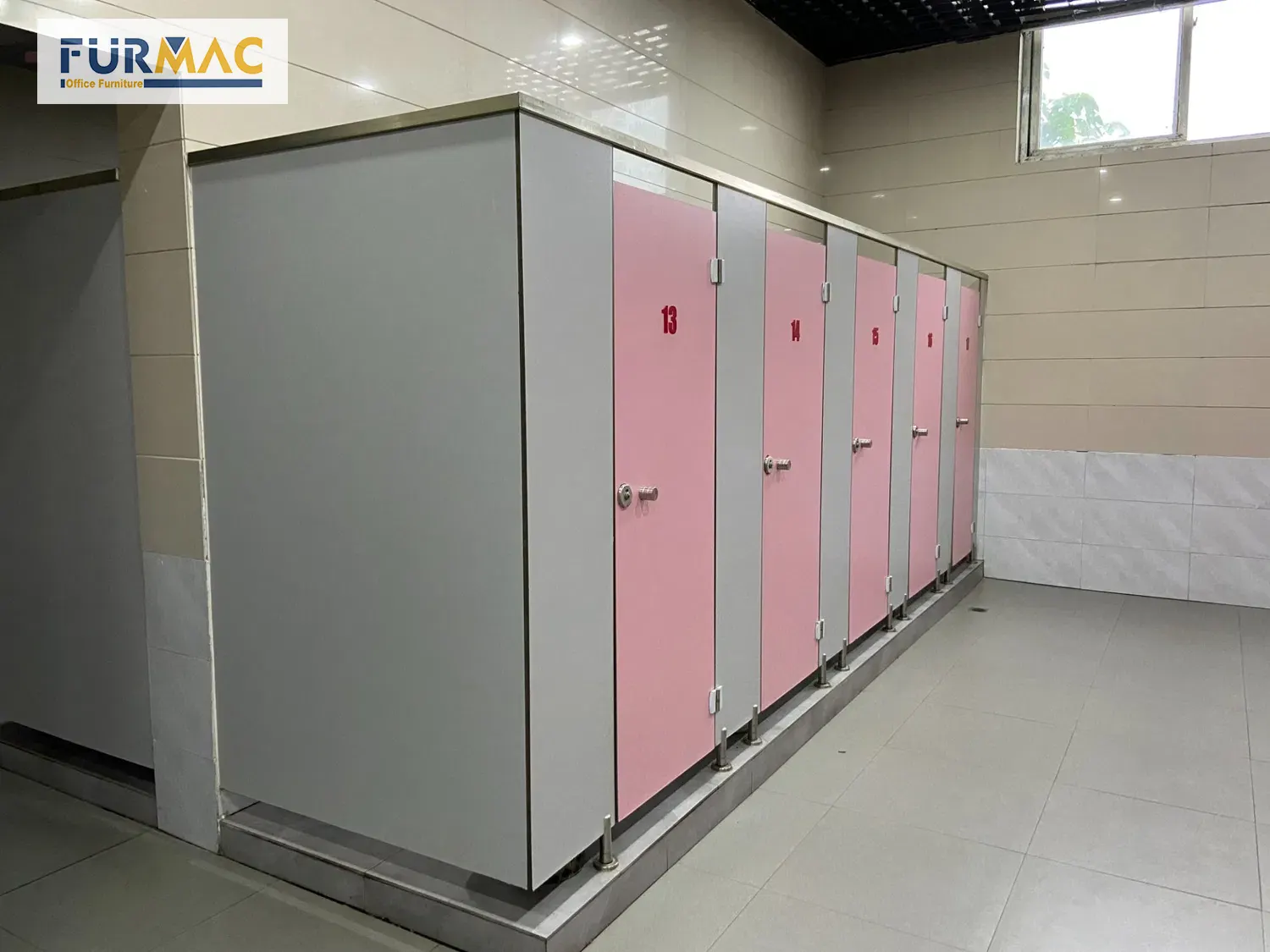 Kích thước tiêu chuẩn vách ngăn vệ sinh: đảm bảo công năng – thẩm mỹ – độ bền